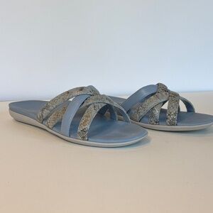 Vionic Light Blue Dava Sandals
Size 8